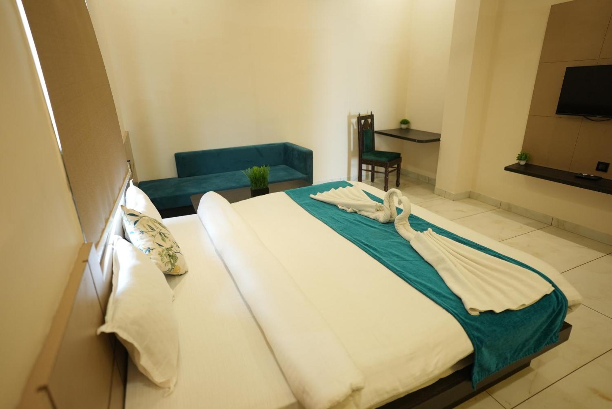 Palak Palace Hotels And Resort 보팔 외부 사진