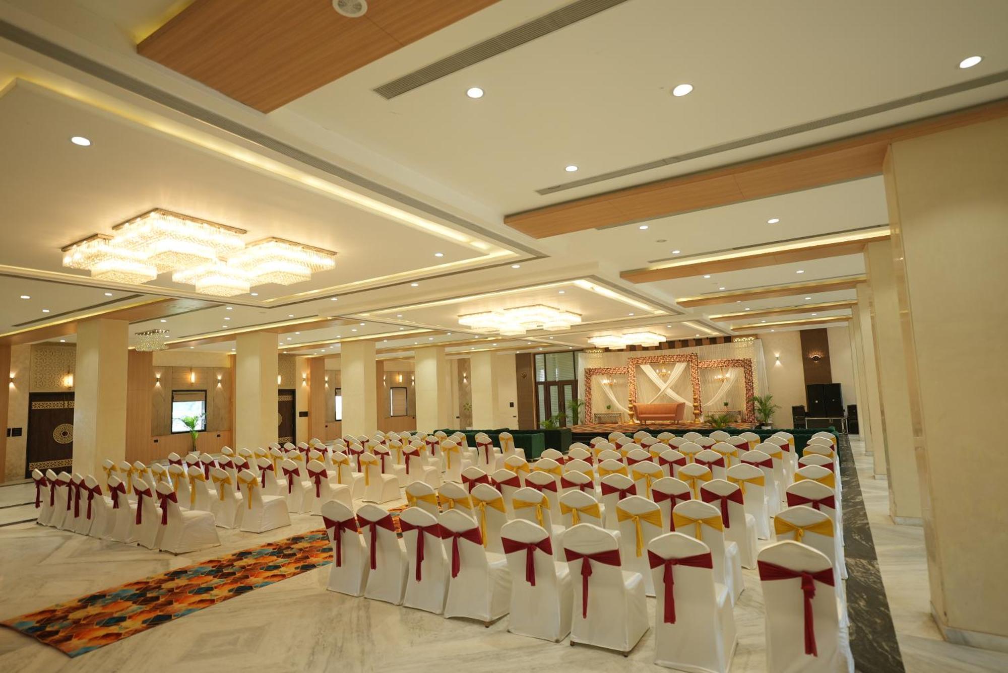 Palak Palace Hotels And Resort 보팔 외부 사진