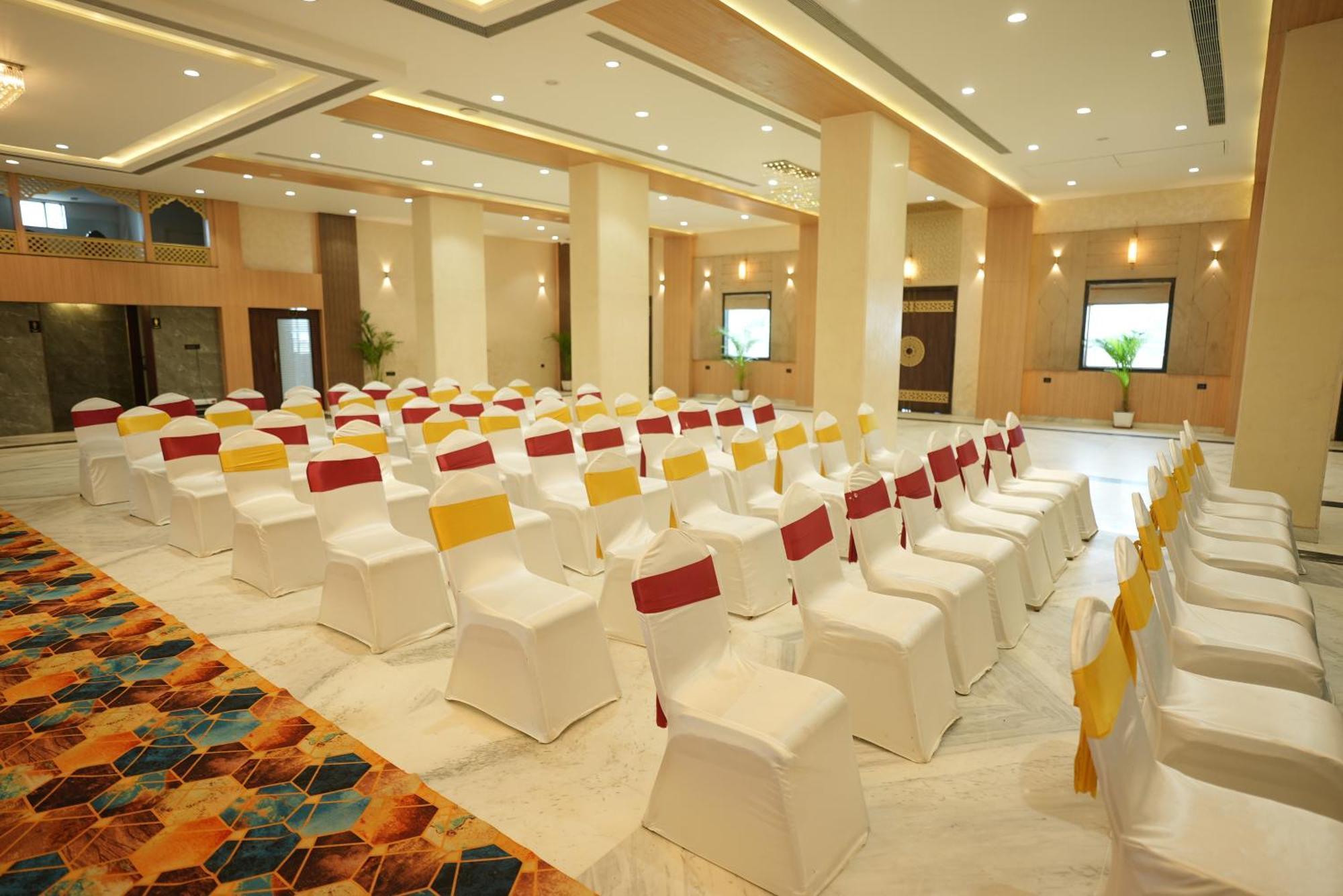 Palak Palace Hotels And Resort 보팔 외부 사진