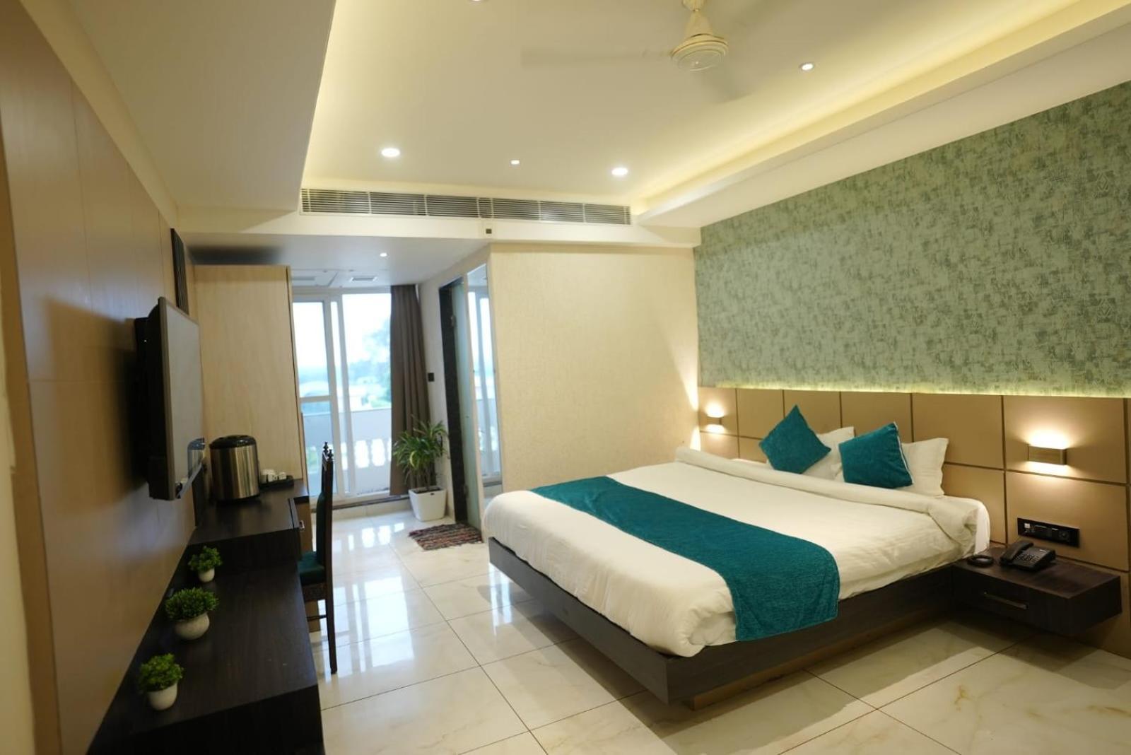 Palak Palace Hotels And Resort 보팔 외부 사진