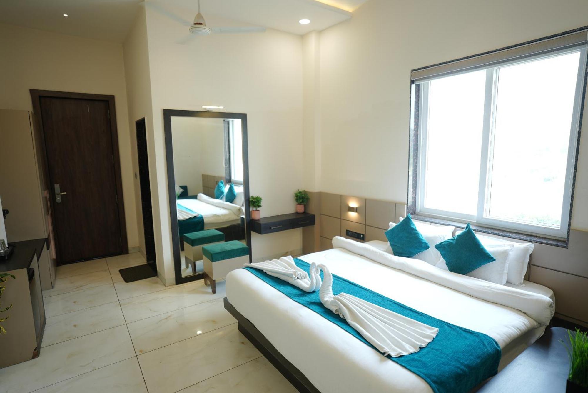 Palak Palace Hotels And Resort 보팔 외부 사진